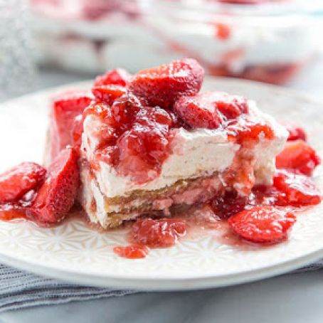 Strawberry Cheesecake Lasagna